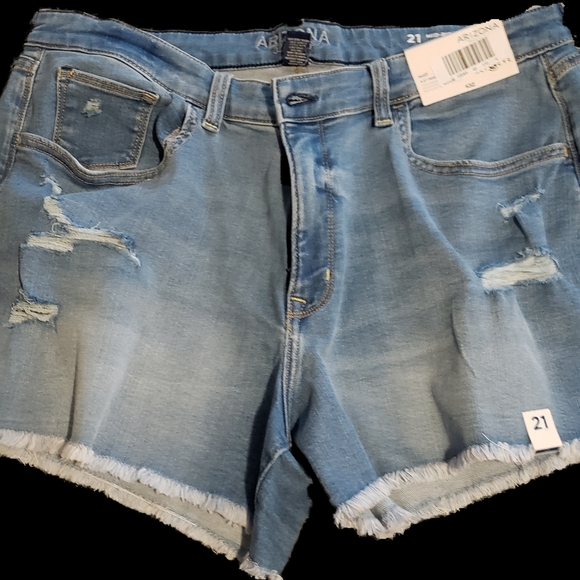 Arizona Denim Shorts Jr plus sizes 19 or 21 - Picture 3 of 4